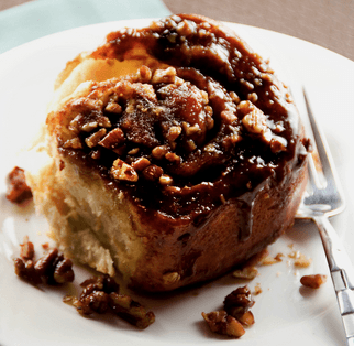 No-Knead Sticky Pecan Caramel Cinnamon Rolls