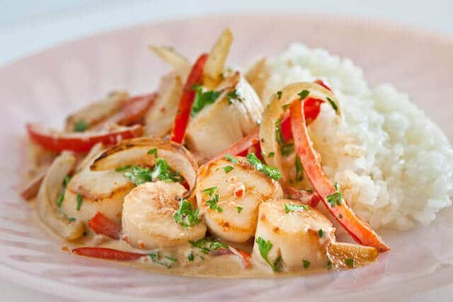 Creamy Scallops and Peppers
