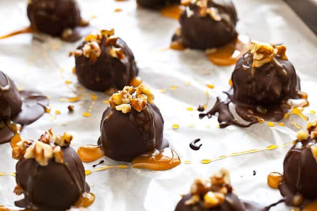 Turtle Cheesecake Truffles